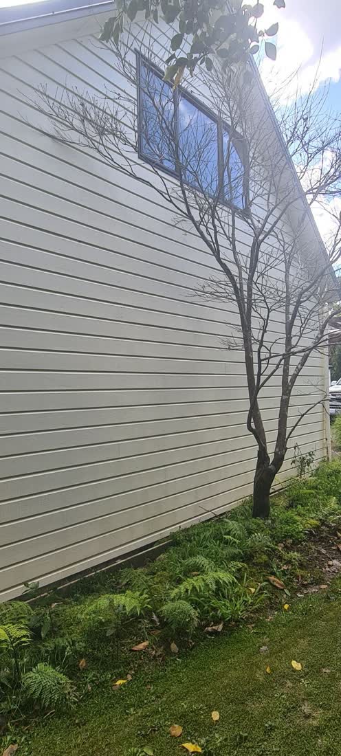 House exterior clean after a Spray Away soft wash