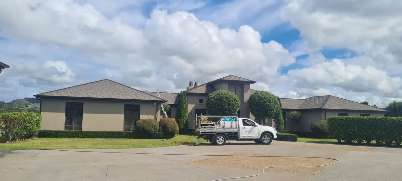 Home exterior soft washed clean in West Auckland